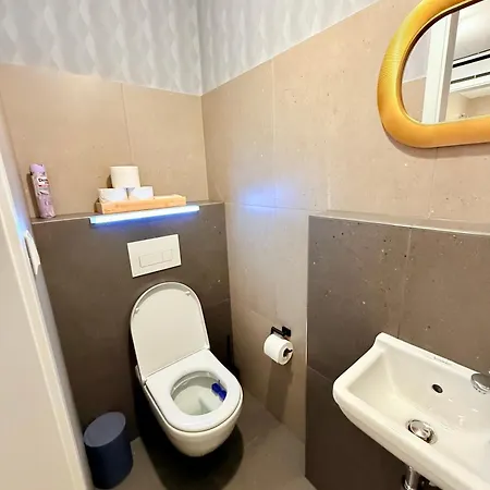 公寓 Andy's In Downtown Metropolis With Parking *