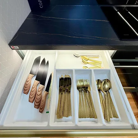 Andy's In Downtown Metropolis With Parking * Bratislava