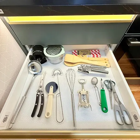 Andy's In Downtown Metropolis With Parking 公寓