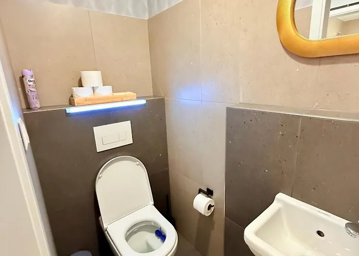 Apartament Andy's In Downtown Metropolis With Parking *