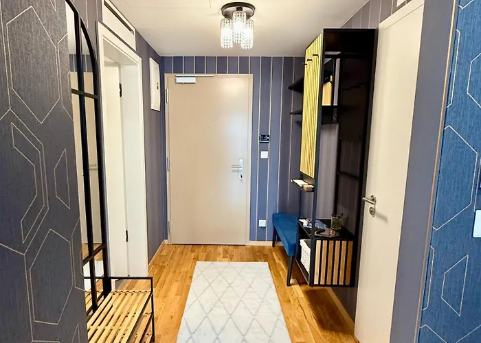 Andy's In Downtown Metropolis With Parking