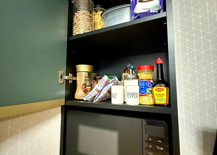 Andy's In Downtown Metropolis With Parking *