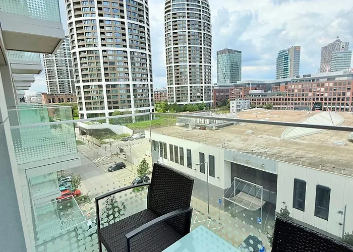 Andy's In Downtown Metropolis With Parking アパート *