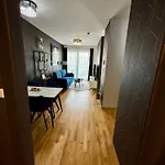 Andy's In Downtown Metropolis With Parking Apartment *