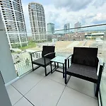 Apartment Andy's In Downtown Metropolis With Parking *